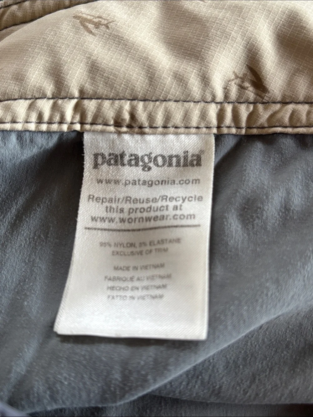 Patagonia Light Gray Board Shorts Swim Trunks Size 36